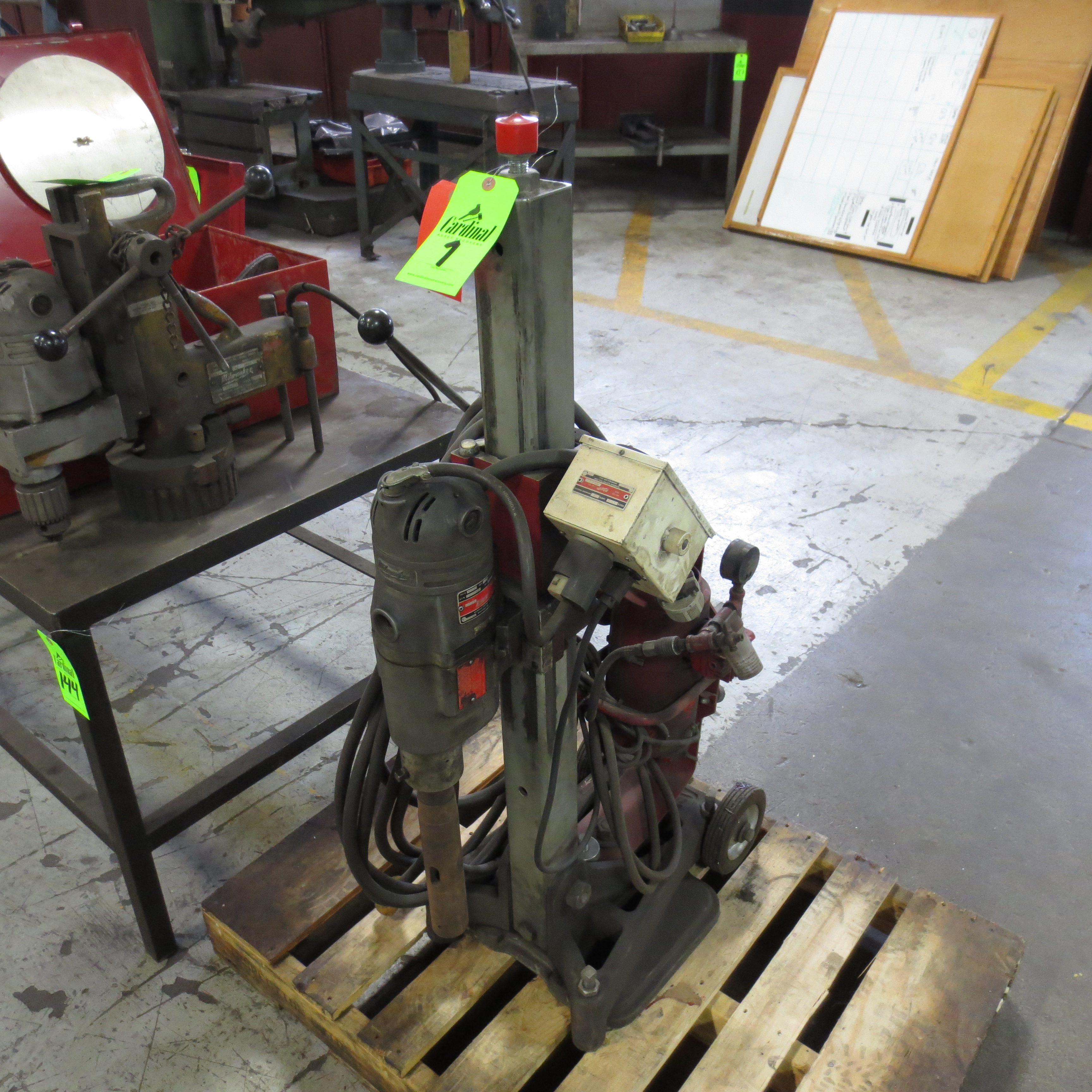 Milwaukee Core Drill, 120V 500 / 1000 RPM, 1 1/4 5"