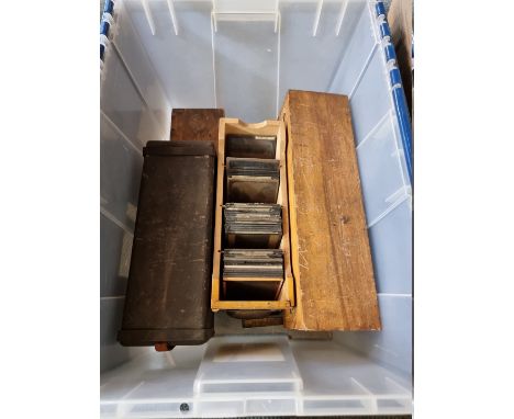 MAGIC LANTERN SLIDES:&nbsp;LONDON: a large collection of approx 250 magic lantern slides relating to London history, topograp
