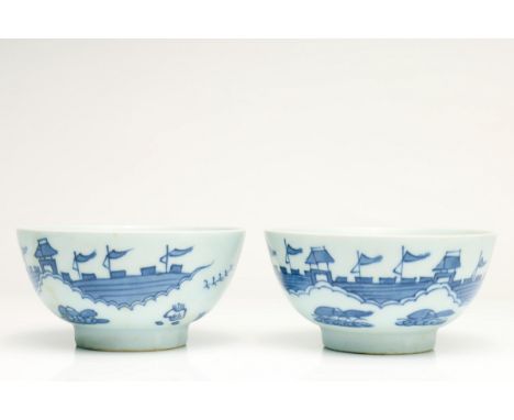 Pair of blue and white porcelainChina, Qing Dynasty, Qianlong period (1736 - 1795)Dimensions: Height 8 cm Diameter 13,5 cmWei