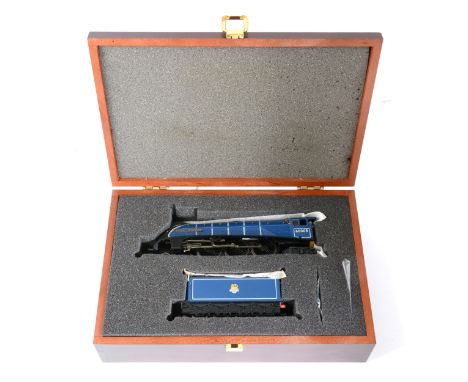 Bachmann OO gauge model railway limited edition locomotive, 'Dwight D. Eisenhower' BR 60008 4-6-2, with tender, no.266 in a l