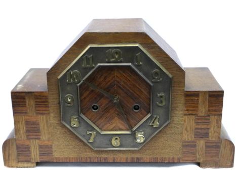 Art Deco chiming mantel clock, L: 40 cm. P&amp;P Group 3 (£25+VAT for the first lot and £5+VAT for subsequent lots) 
