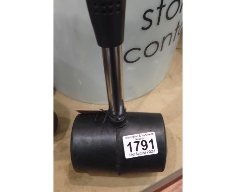 New and unused Dekton 32oz rubber mallet. P&amp;P Group 3 (£25+VAT for the first lot and £5+VAT for subsequent lots) 