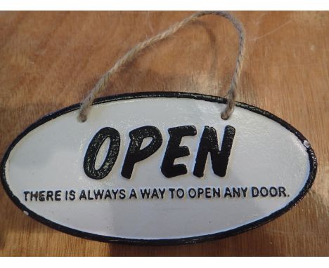 Cast iron two sided  open/closed sign, W: 17 cm. P&amp;P Group 1 (£14+VAT for the first lot and £1+VAT for subsequent lots) 