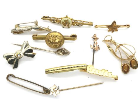 Twelve mixed pin brooch, D: 40 mm. P&amp;P Group 1 (£14+VAT for the first lot and £1+VAT for subsequent lots) 