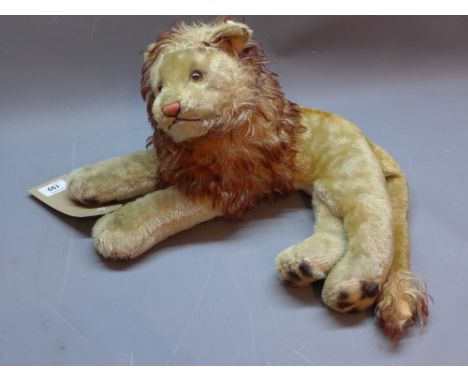 A vintage Steiff lion