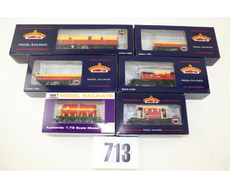 OO Gauge 'Satlink' freight wagons by Bachmann and Dapol: comprising Bachmann 38-040Z OBA's (2), 39-270Y Utility Van, 37-527Y 