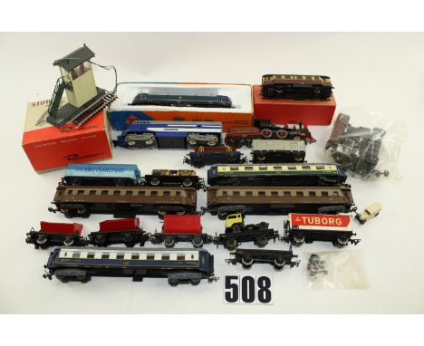Continental HO Gauge locomotives stock and other items by various makers: including a Rivarossi signal cabin (boxed), RoCo el