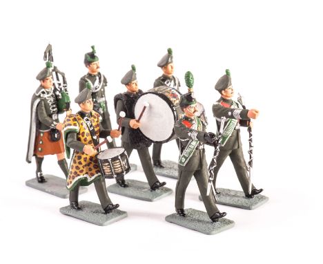 Martin Tabony Royal Irish Rangers Pipe and Drum Band, with buglers (4), VG, (17)   