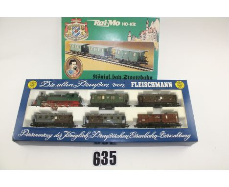 Fleischmann HO Gauge 'Old Prussian' train pack 4881: containing KPEV 0-10-0 tank locomotive 8177 in lined green, three coache