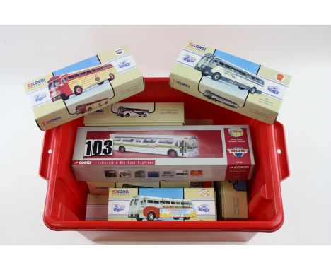 Corgi Classics American Buses, 98465, 54306, 98469, 98460, 98462, 98461, 98468, 98652, 55004, 98427, in original boxes, E, bo
