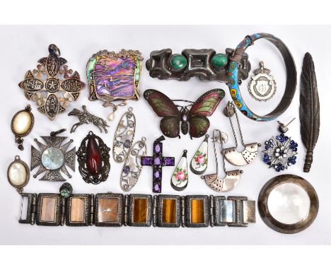 A SELECTION OF SILVER AND WHITE METAL JEWELLERY, to include a pair of pear shape floral enamel panels (probably from earrings
