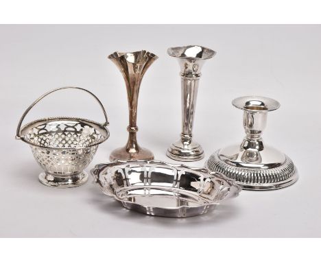 FIVE ITEMS OF SILVERWARE, to include a silver Edwardian bud vase, the fluted stem leading to a scalloped top, hallmark for Lo