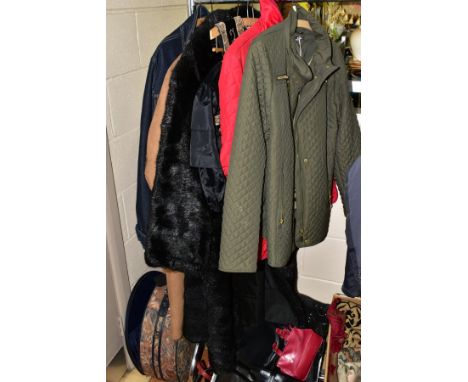 A SMALL GROUP OF LADIES CLOTHING, HATS, MACHINED TAPESTRY THROWS, HANDBAGS AND PURSES including a Dorothy Perkins dark denim 
