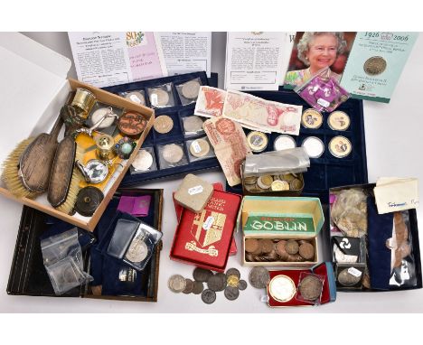 A LARGE BOX CONTAINING WORLD COINAGE to include a seventeen coin set of Cook Islands photo portrait coins, two five pound sil