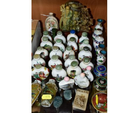 A COLLECTION OF ORIENTAL SNUFF BOTTLES, MINIATURE CLOISONNE ITEMS, ETC, majority are modern to include an early 20th Century 