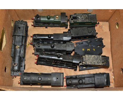 A QUANTITY OF UNBOXED AND ASSORTED 0 GAUGE LOCOMOTIVES, to include a constructed and painted Scorpio Models kit of a class 61