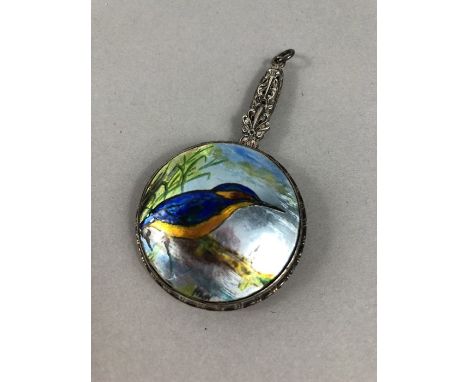 White Metal (silver?) and Enamel Painted Kingfisher signed HWK. Measuring approx: 38.75mm across with an approx: 30mm Handle.