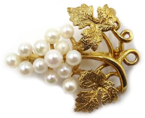 Gold pearl grape vine brooch, hallmarked 9ct Condition Report 3.9gm, length = 3cmClick here for further images, condition, au