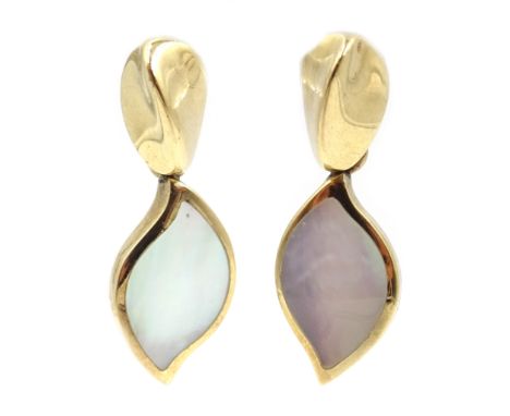 Pair off 9ct gold mother of pearl pendant earrings, hallmarked Condition Report Approx 7gmClick here for further images, cond