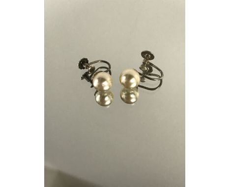 VINTAGE SILVER & PEARL EARRINGS.