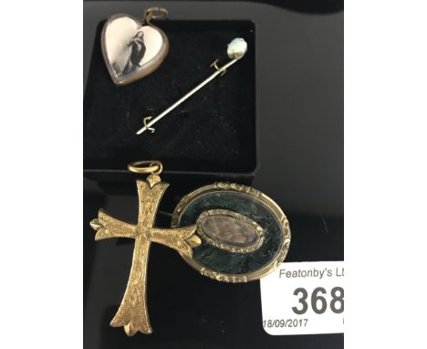 ANTIQUE OVAL PINCHBECK & POSSIBLY MOSS AGATE LOCK OF HAIR BROOCH, 1 YELLOW  METAL PIN SET WITH A HEART SHAPED OPAL, 1 GOLD PL