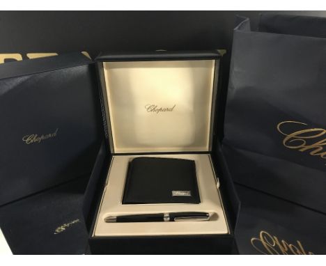 CHOPARD OF GENEVA GENTLEMANS LEATHER WALLET & PEN GIFT SET, UNUSED WITH PRESENTATION BOX & BOOKLET.