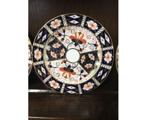 6 FIRST QUALITY ROYAL CROWN DERBY IMARI PLATES NO.2451, 1 WITH DATE CYPHER FOR 1901, 17.5CM, 2 WITH DATE CYPHER 1917, 1 WITH 