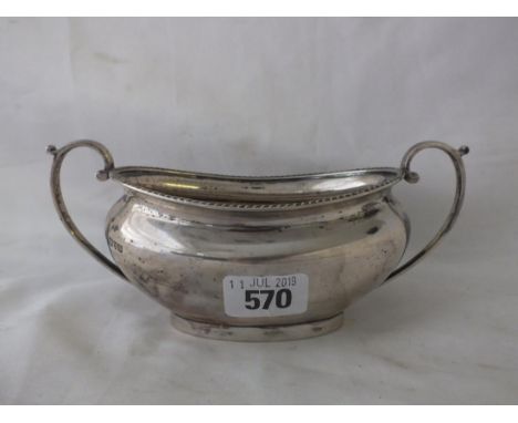 Sugar basin en-suite to the previous lot, 7" over  handles 200g.        