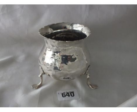 Pear shaped sugar basin with textured sides over pad  feet, 3.5" dia. Lon 1904 140g.     