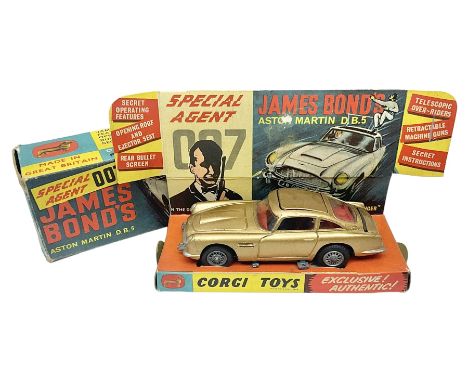 Corgi die-cast model No.261 Special Agent 007 James Bond's Aston Martin D.B.5. from the James Bond film "Goldfinger", gold bo