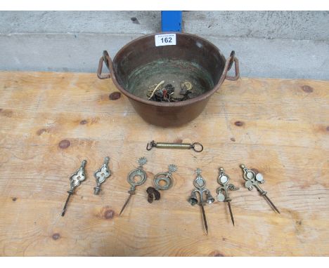  Sale Item:    COPPER BERRY PAN & CONTENTS   Vat Status:   No Vat   Buyers Premium:  This lot is subject to a Buyers Premium 