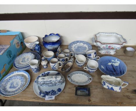  Sale Item:    BOX BLUE & WHITE CHINA ETC (AF)   Vat Status:   No Vat   Buyers Premium:  This lot is subject to a Buyers Prem