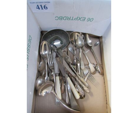  Sale Item:    BOX CUTLERY   Vat Status:   No Vat   Buyers Premium:  This lot is subject to a Buyers Premium of 15% + Vat @ 2