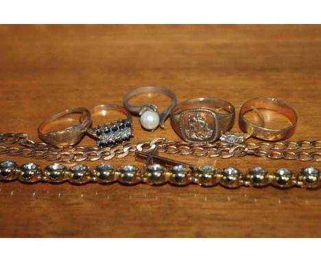 GOOD LOT OF GOLD JEWELLERY
including 9ct gold chain, gold rings, sapphire and diamond ring, cross pendant, along with a costu