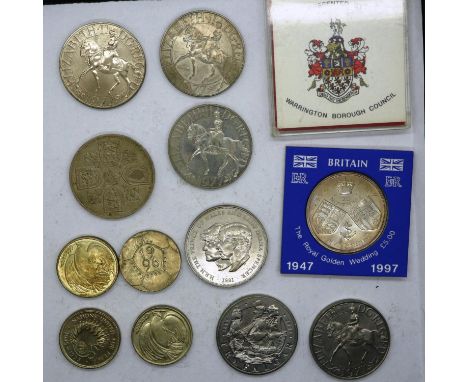 Coins and coin covers, including five £5, four £2 and further commemoratives. P&amp;P Group 1 (£14+VAT for the first lot and 