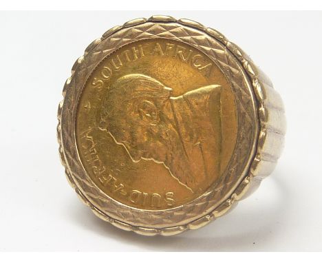 1/10 Krugerrand in 9ct gold ring. Condition Report. 7.7g