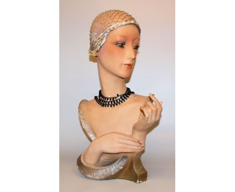 Mannequin-Büste mit Händen, Jugendstil um 1920Oberkörper einer jungen Frau als Friseurbüste oder Schaufenster-Figur für Hutmo