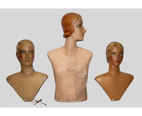 Drei Mannequin-Wandbüsten, Frankreich und Deutschland um 1930/35Gegenstücke zweier Büsten junger Frauen zur Wandbefestigung, 