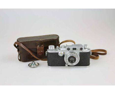 Leica IIIc Kriegsmodell 1941, Bez. "Leica D.R.P. Ernst Leitz. Wetzlar No 373504, Objektiv Elmar f=5 cm 1:3,5. Alters- und Geb