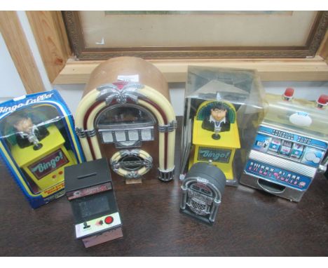 Mini jukebox radio / mini one armed bandit / 2 boxed bingo games + 2 others