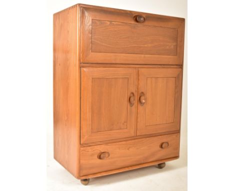 Lucian Ercolani for Ercol - Windsor Model 469 - Serving Cabinet - A 1960s retro elm and beech wood bureau cabinet. The bureau