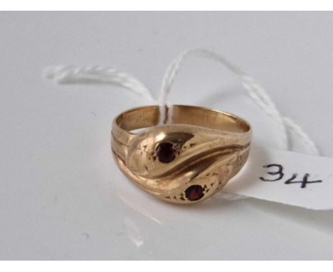 9ct double headed snake ring set with garnets, hallmarked London 1961, size S, 3.9g