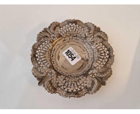 Circular pierced dish with decorated border. 5.5 in diam. London 1895. 87gms