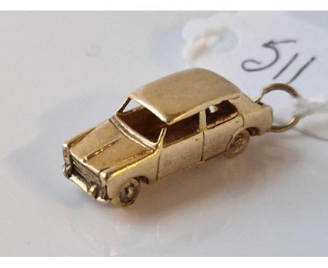 A AUSTIN Vintage car charm 9ct 4.2 gms