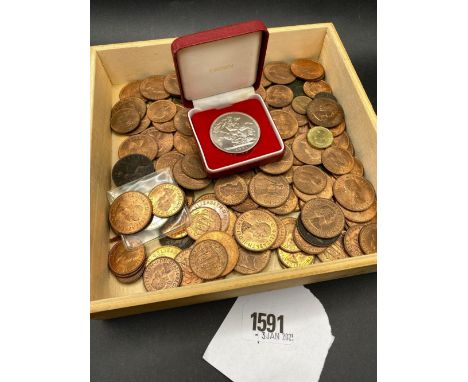 Tray of good grade Elizabeth II coinage