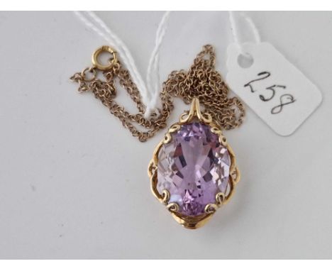 A amethyst pendant necklace 9ct 16 inch