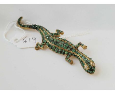 A LIZARD BROOCH WITH CABOCHON EMERALDS AND DIAMOND EYES 14CT GOLD 7.2 GMS