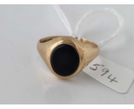 A gents onyx set signet ring 9ct size Z 4.6 gms