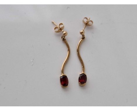 A pair of drop earrings 9ct 1.8 gms