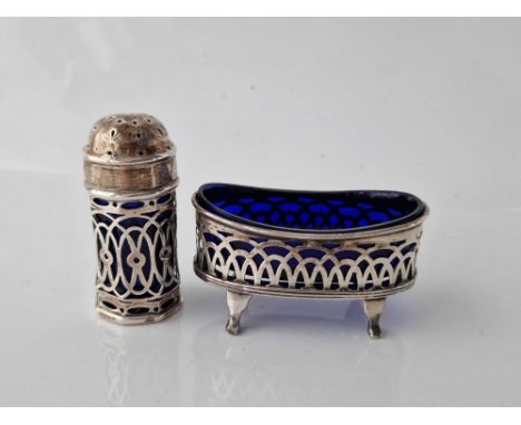 Oval boat shaped salt and a pepper, both with pierced sides. Birmingham 1899/1903. 43gms